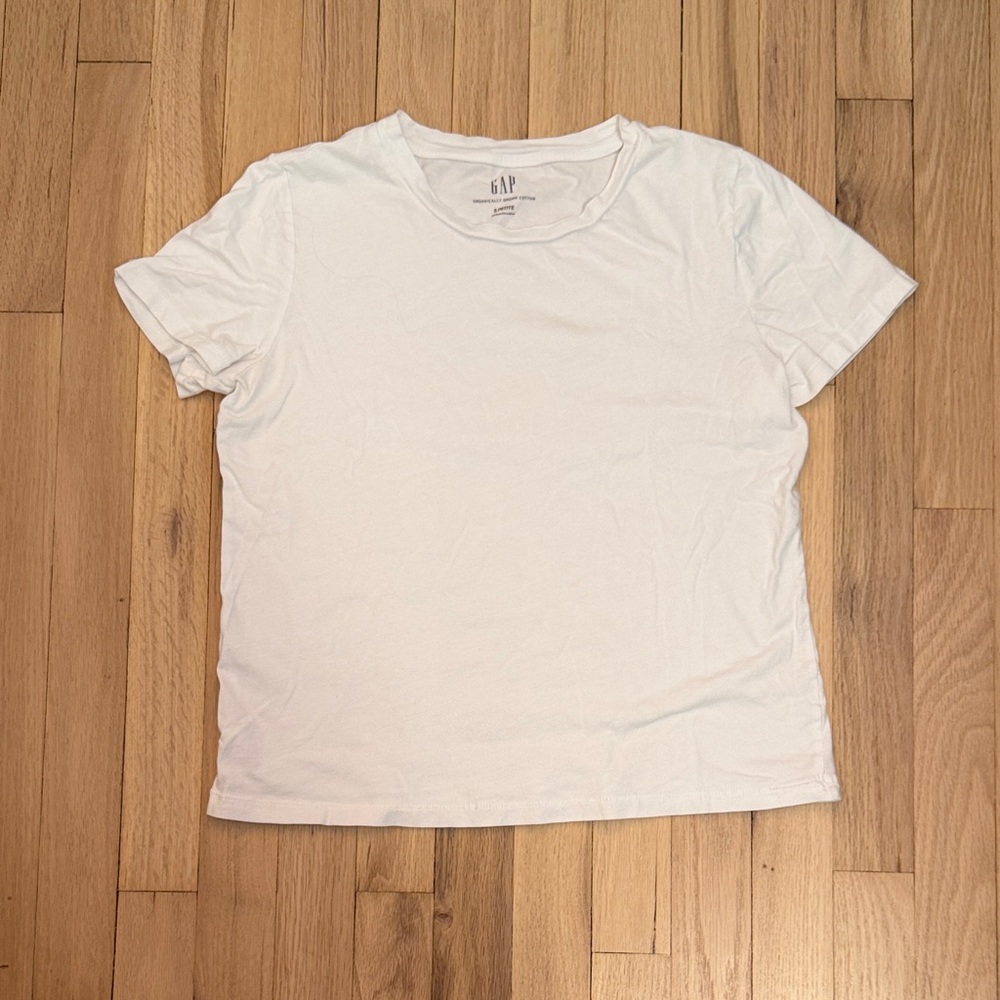 GAP Crisp White Tee